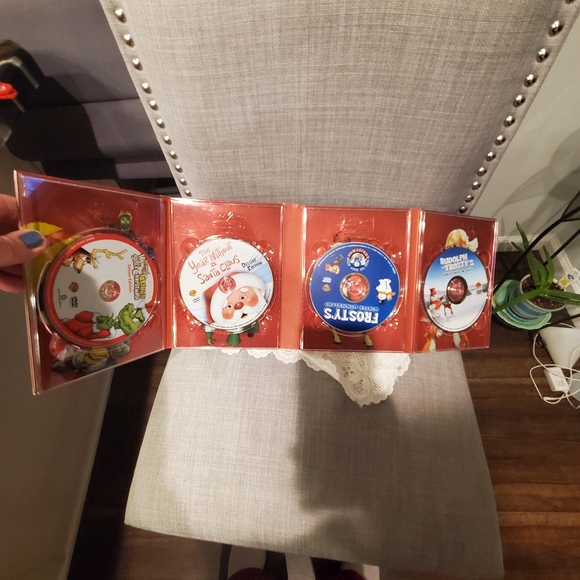 Classic Christmas DVD set, 4 piece - Picture 2 of 5